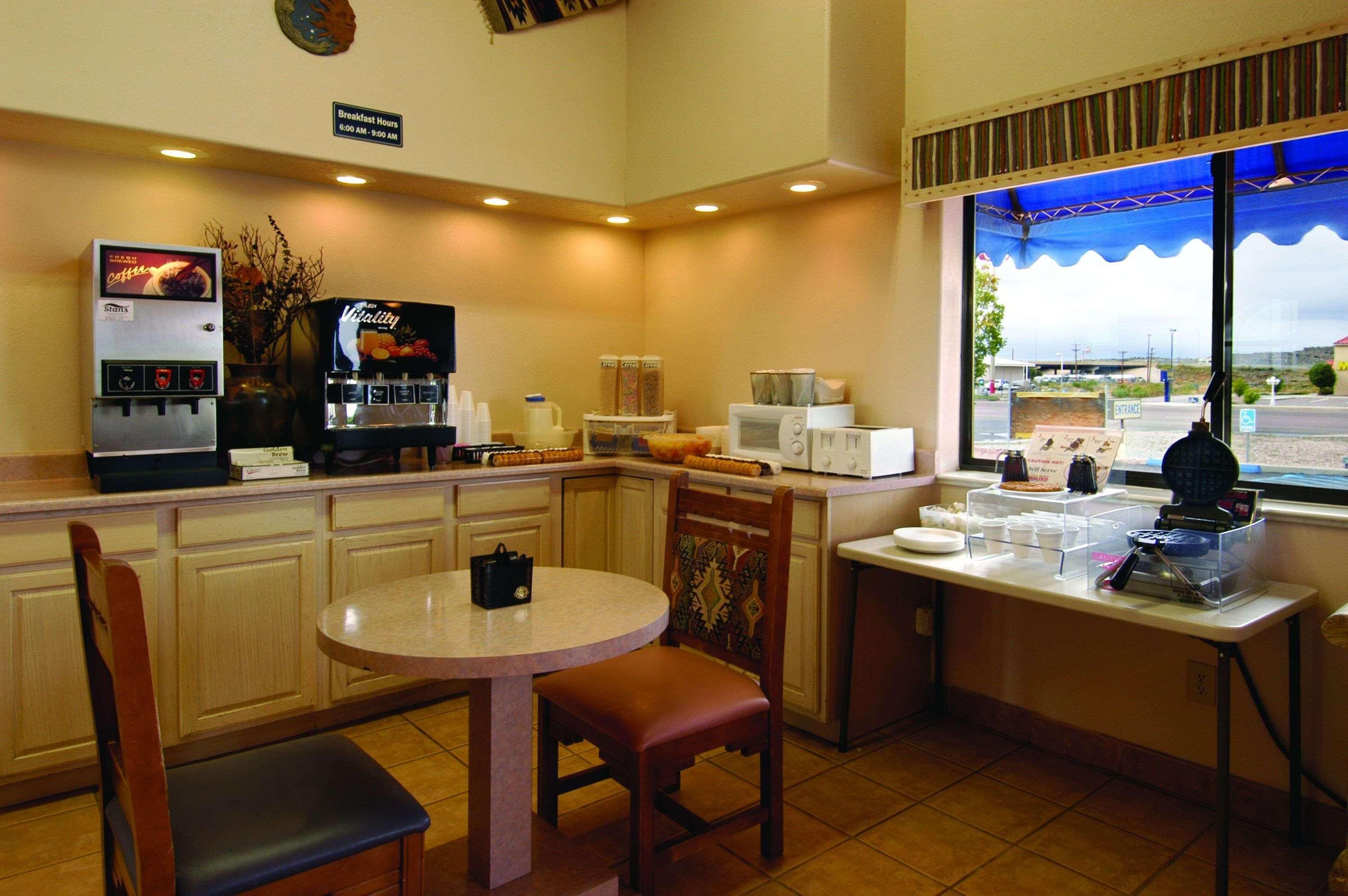 Rodeway Inn Gallup Exterior photo